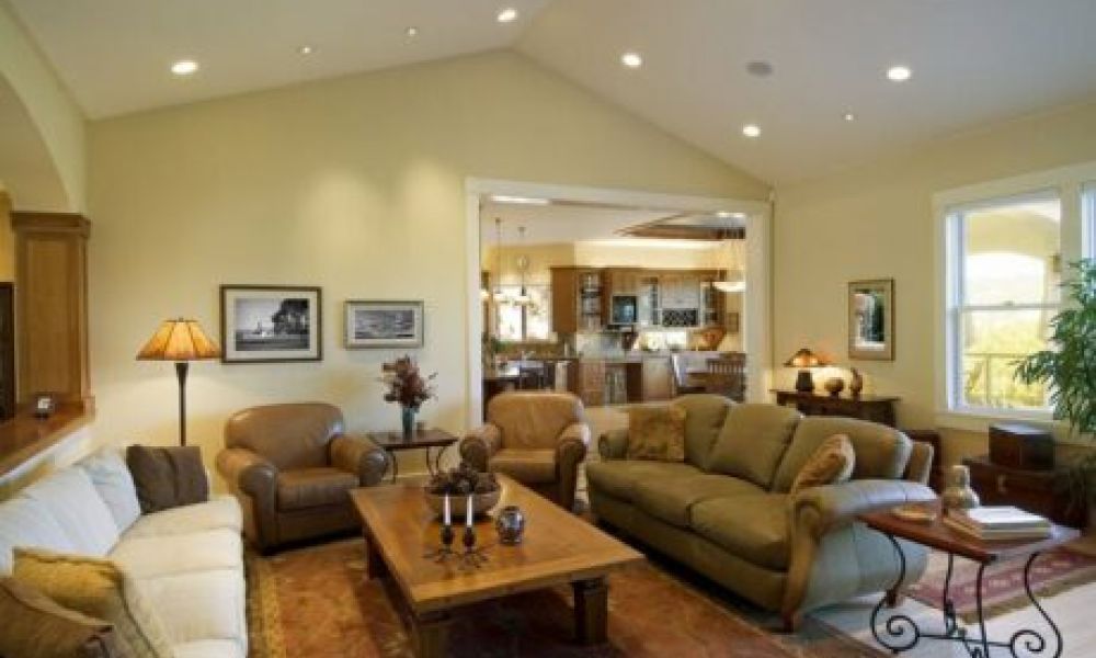 <span class="uk-h4">A living room in neutral colors with in-ceiling speakers</span>